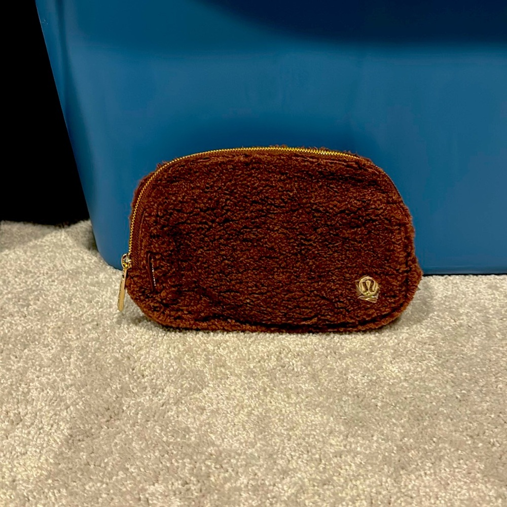 Brown fleece everywhere belt bag - NWT